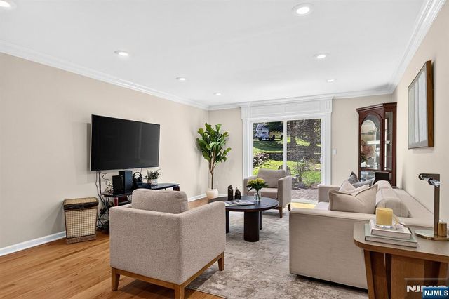 144 Gould, North Caldwell, NJ 07006