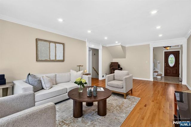 144 Gould, North Caldwell, NJ 07006