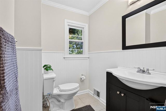 144 Gould, North Caldwell, NJ 07006