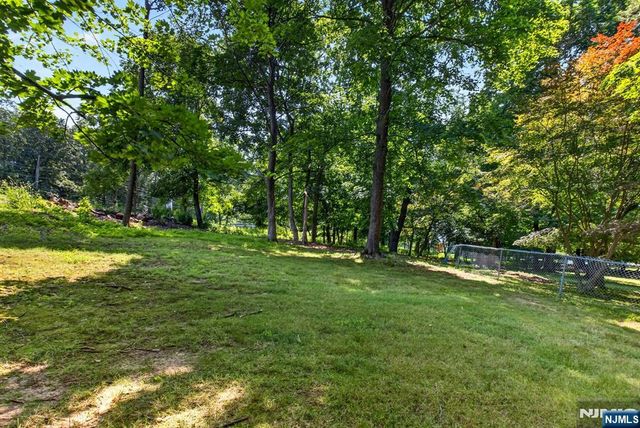 144 Gould, North Caldwell, NJ 07006