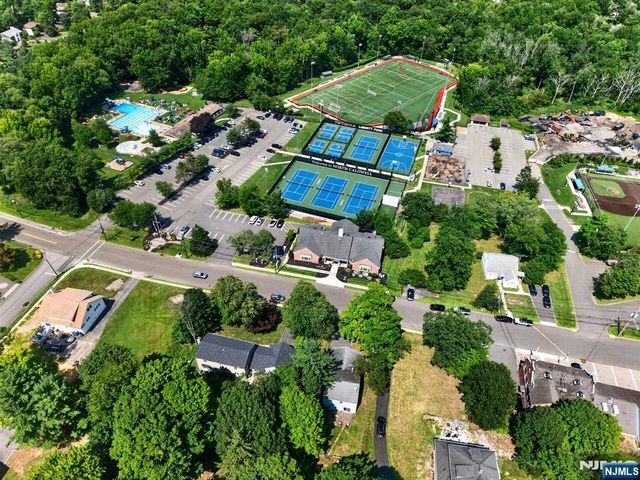 144 Gould, North Caldwell, NJ 07006