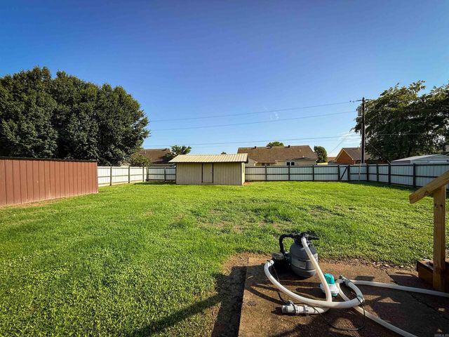 362 Barry St, Wynne, AR 72396