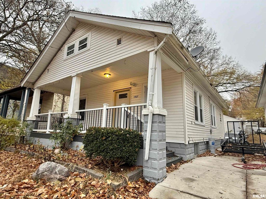 1507 NE PERRY Avenue, Peoria, IL 61603