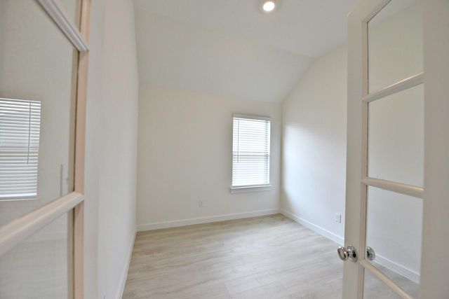 108 Divisadero DR, Hutto, TX 78634