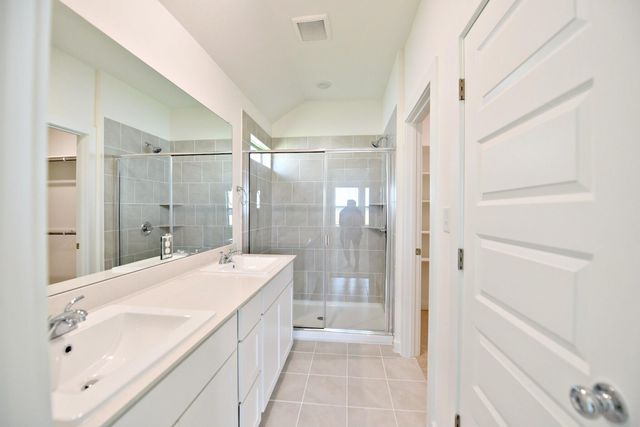 108 Divisadero DR, Hutto, TX 78634