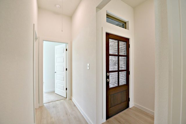 108 Divisadero DR, Hutto, TX 78634
