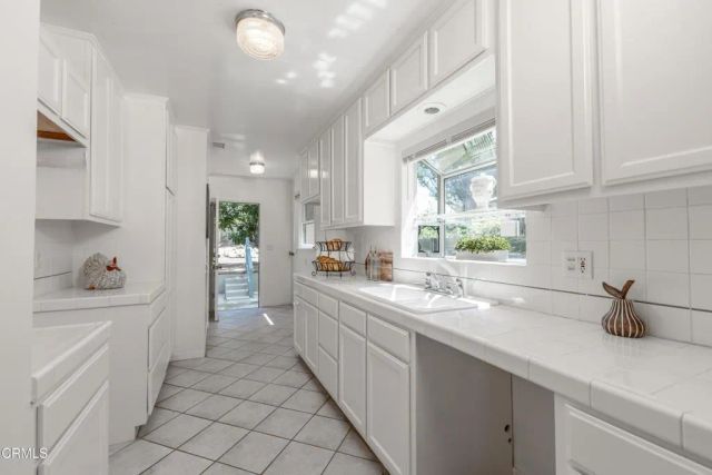 711 E Mendocino Street, Altadena, CA 91001