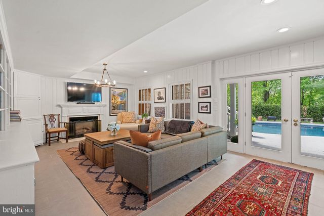 8 FARMINGTON CT, Chevy Chase, MD 20815