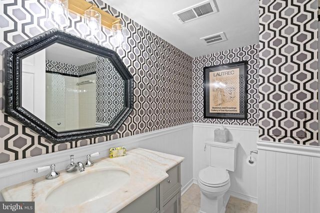 8 FARMINGTON CT, Chevy Chase, MD 20815