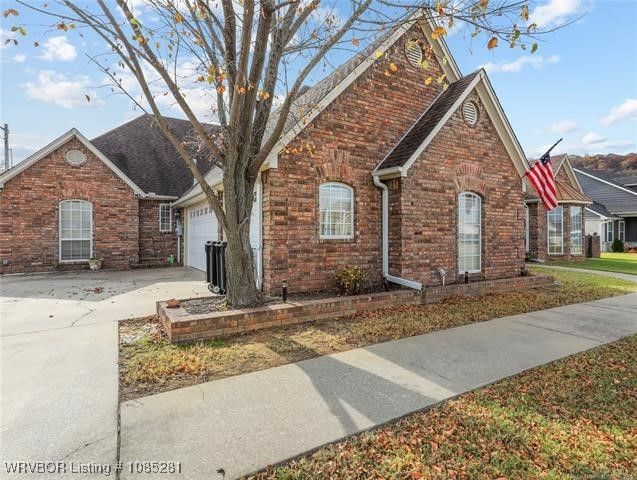 303 Nanih Waiya, Poteau, OK 74953