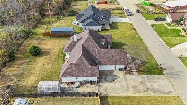 303 Nanih Waiya, Poteau, OK 74953