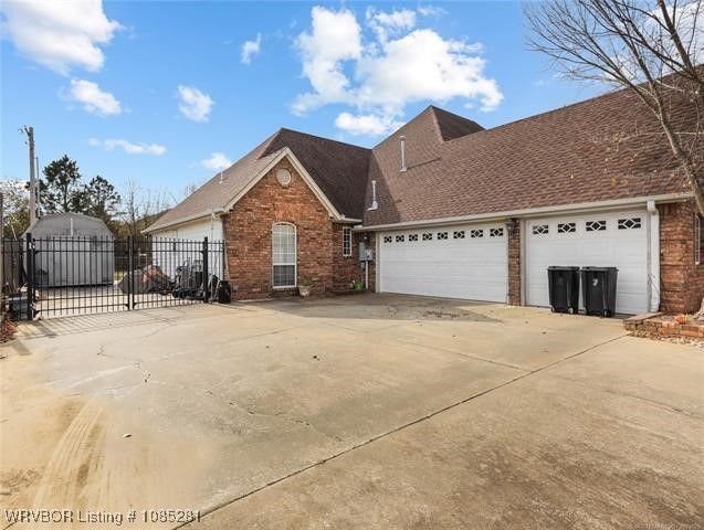 303 Nanih Waiya, Poteau, OK 74953