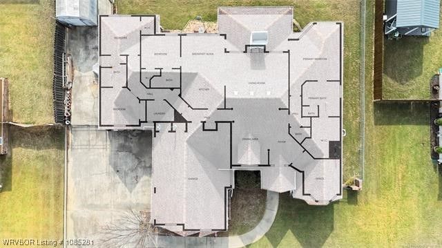 303 Nanih Waiya, Poteau, OK 74953