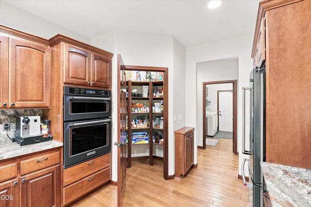 3716 Sherwood Park Drive, Medford, OR 97504