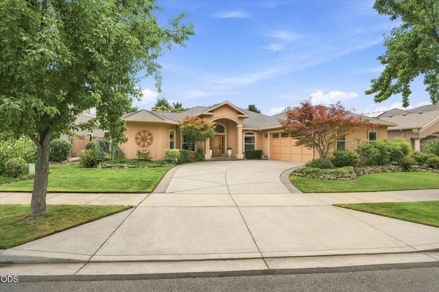 3716 Sherwood Park Drive, Medford, OR 97504