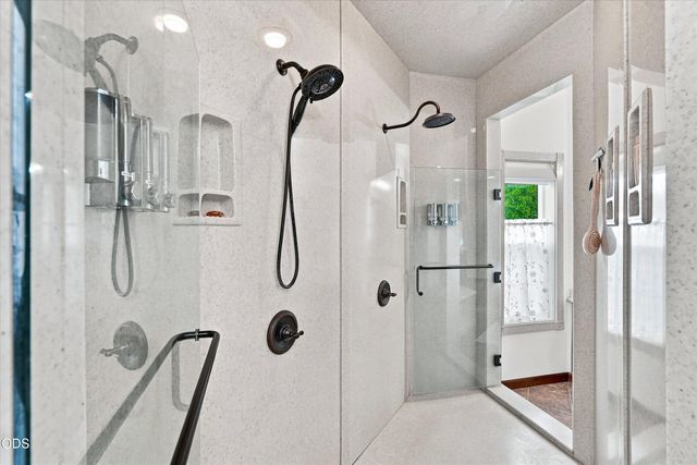 3716 Sherwood Park Drive, Medford, OR 97504