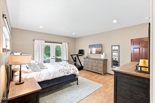 3716 Sherwood Park Drive, Medford, OR 97504