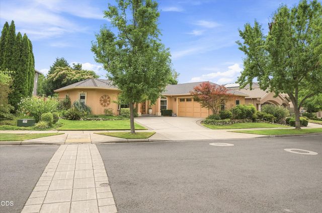3716 Sherwood Park Drive, Medford, OR 97504