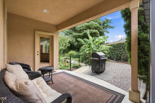 3716 Sherwood Park Drive, Medford, OR 97504