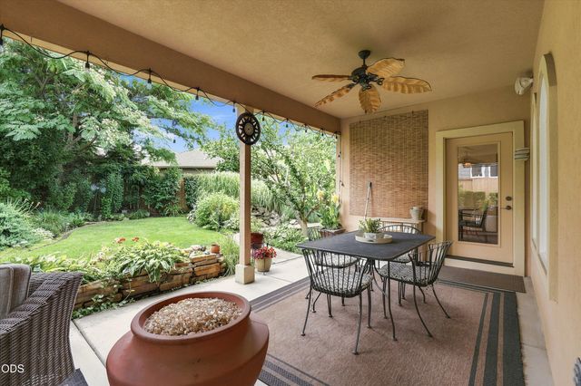3716 Sherwood Park Drive, Medford, OR 97504