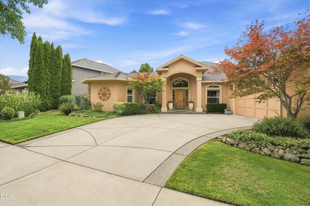3716 Sherwood Park Drive, Medford, OR 97504