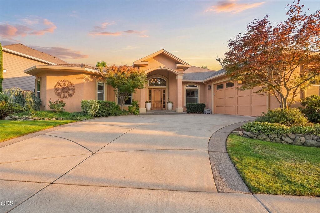 3716 Sherwood Park Drive, Medford, OR 97504