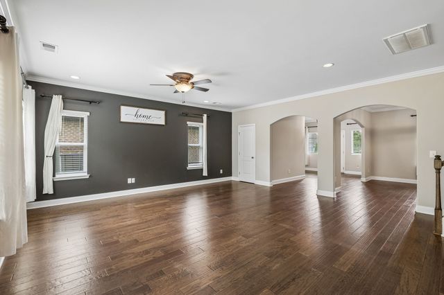 1364 Wentworth Dr, Gallatin, TN 37066