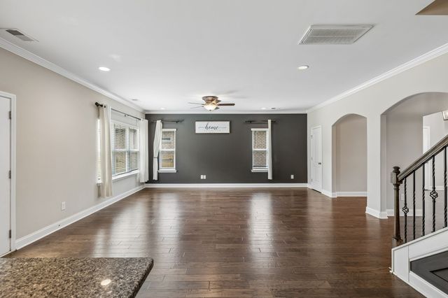 1364 Wentworth Dr, Gallatin, TN 37066