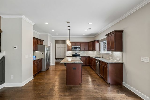 1364 Wentworth Dr, Gallatin, TN 37066