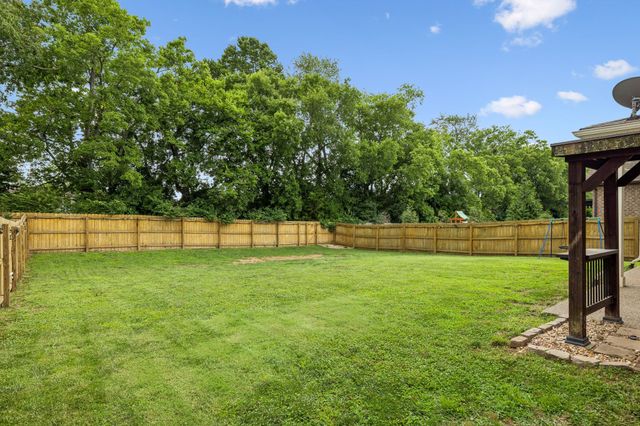 1364 Wentworth Dr, Gallatin, TN 37066