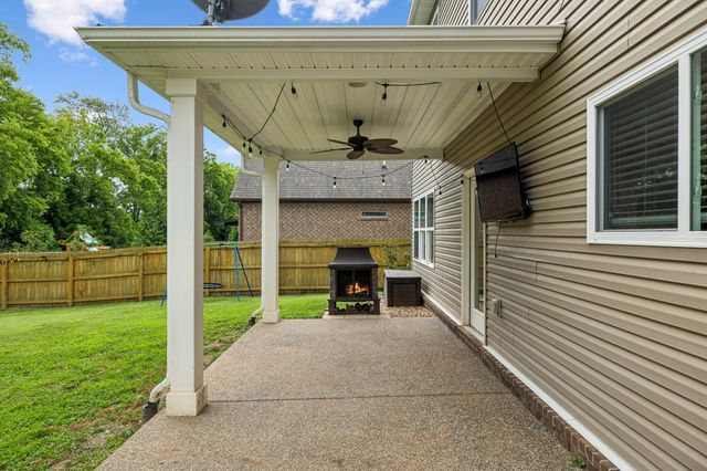 1364 Wentworth Dr, Gallatin, TN 37066