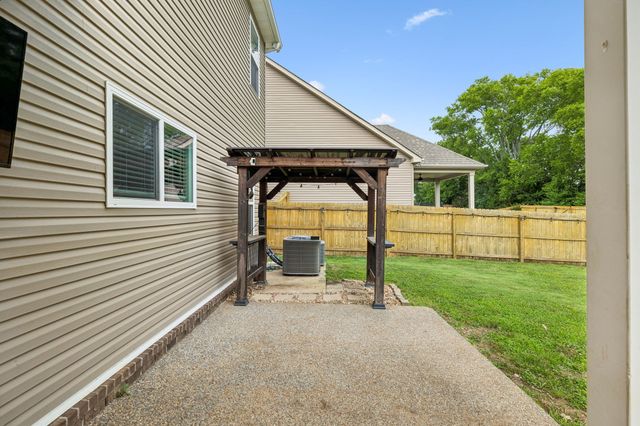 1364 Wentworth Dr, Gallatin, TN 37066