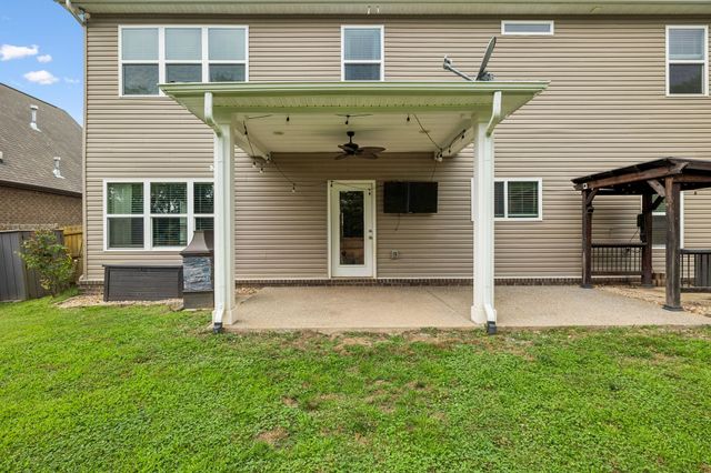 1364 Wentworth Dr, Gallatin, TN 37066