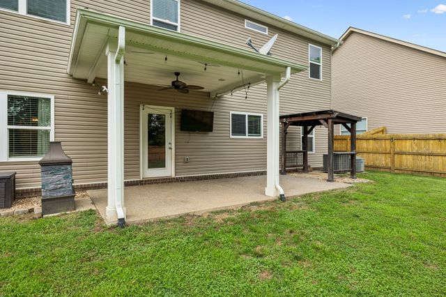 1364 Wentworth Dr, Gallatin, TN 37066