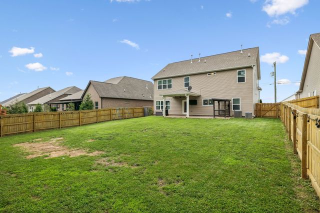 1364 Wentworth Dr, Gallatin, TN 37066