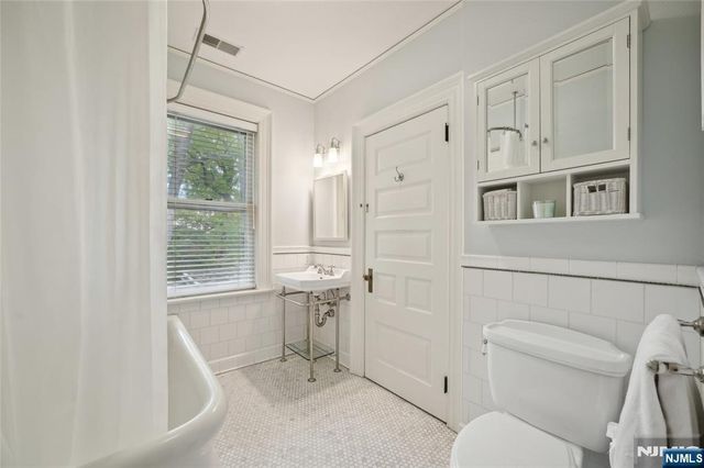 40 Highland Avenue, Millburn, NJ 07078