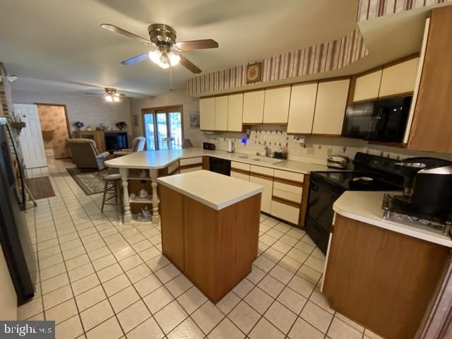 218 FAIRHILL DR, Wilmington, DE 19808