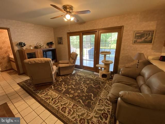218 FAIRHILL DR, Wilmington, DE 19808