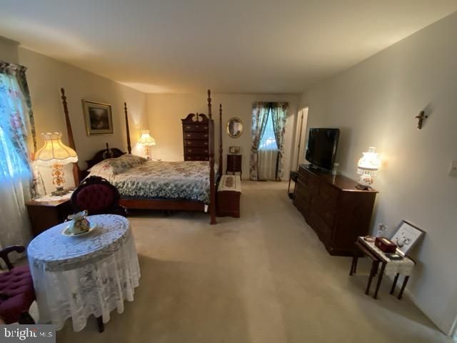 218 FAIRHILL DR, Wilmington, DE 19808