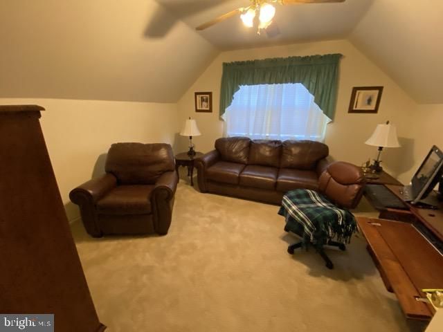 218 FAIRHILL DR, Wilmington, DE 19808