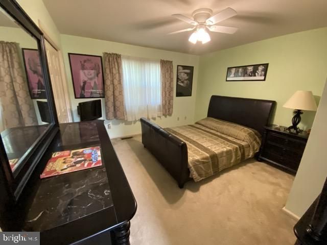 218 FAIRHILL DR, Wilmington, DE 19808