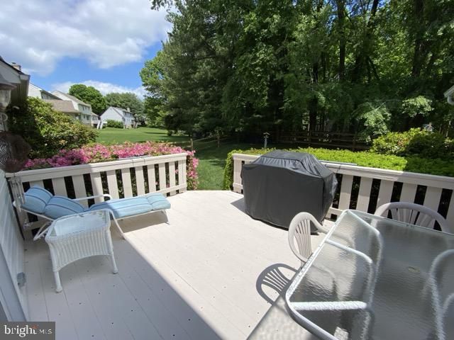 218 FAIRHILL DR, Wilmington, DE 19808