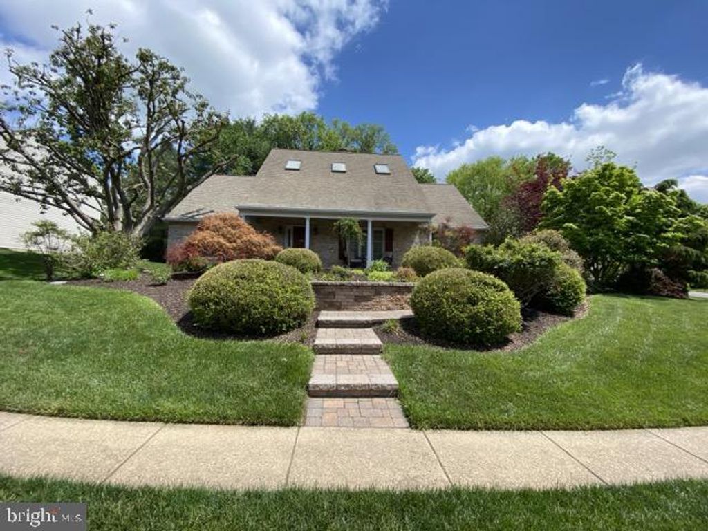 218 FAIRHILL DR, Wilmington, DE 19808