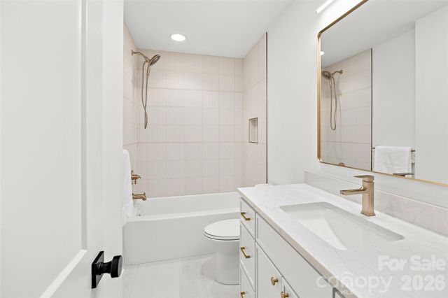 2600 Vardall Court, Charlotte, NC 28226