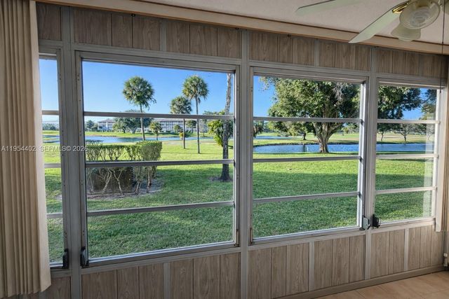 850 SW 133rd Ter 118B, Pembroke Pines, FL 33027