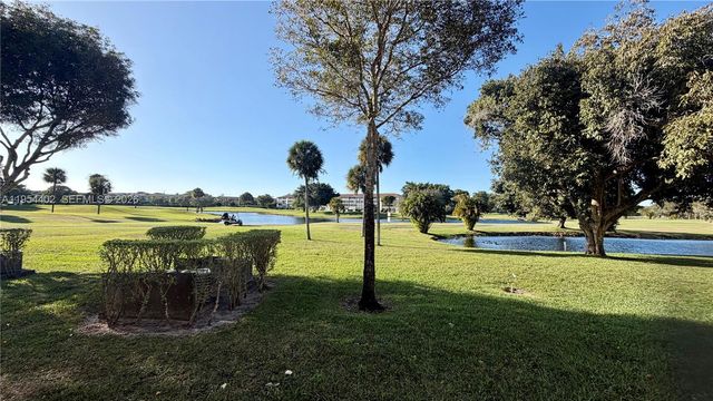 850 SW 133rd Ter 118B, Pembroke Pines, FL 33027