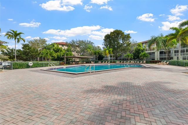 850 SW 133rd Ter 118B, Pembroke Pines, FL 33027