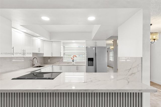 850 SW 133rd Ter 118B, Pembroke Pines, FL 33027