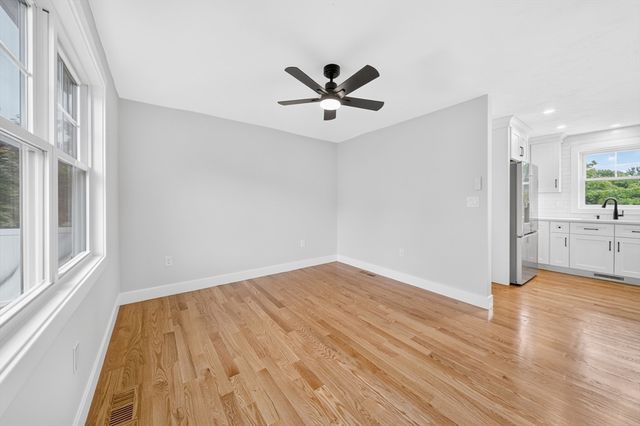 14 Neillian Way 14, Bedford, MA 01730