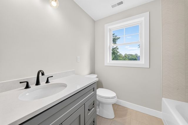 14 Neillian Way 14, Bedford, MA 01730